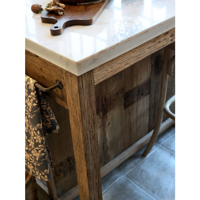 Kjøkkenøy m/marmorplate