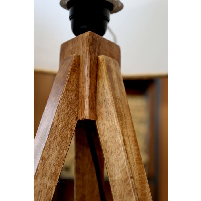 Bordlampe m/linskjerm og trefot